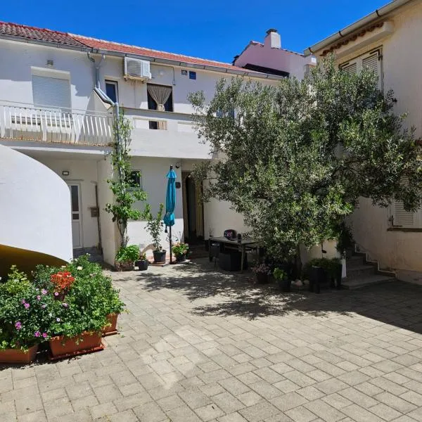 Apartment Tičić – hotel w mieście Povljana