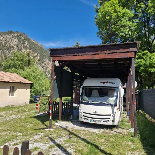 Magnifique Camping Car Integral aux Gorges de Daluis, hotel sa Guillaumes