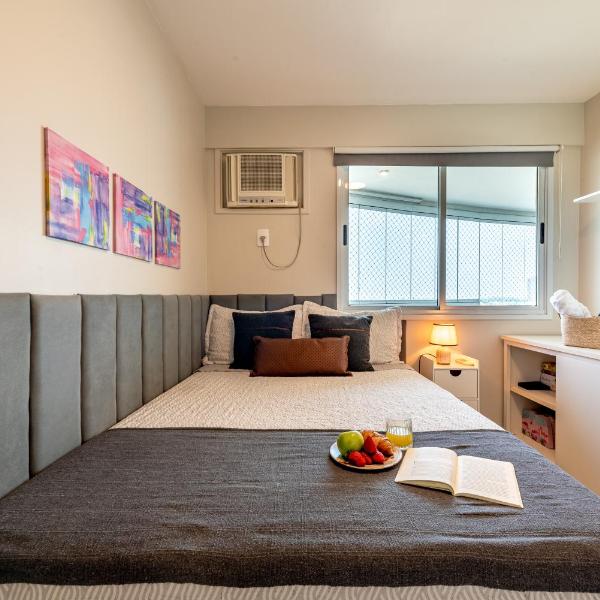 2 qrts c suíte, ar condicionado, piscina infantil e adulto, sala com ventilador de teto, parquinho, estacionamento privativo, portaria 24hrs, self checkin, indicado pra família c crianças, casais e hóspedes a trabalho - Foto 2