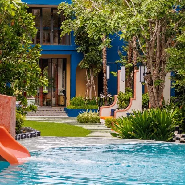 Luxury Designer Studio Sealy Bed Coffee Bar Walk to Cicada Market & Beach, hotel u gradu Hua Hin