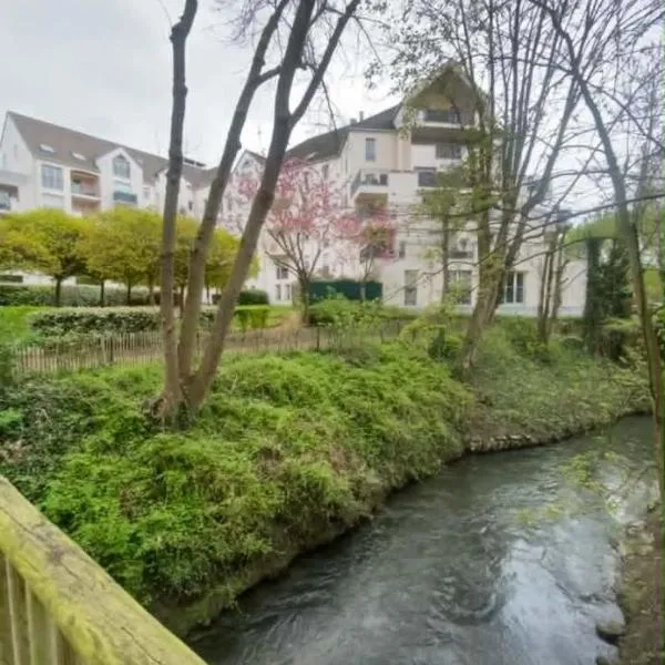Appartement cosy au bord des quais !, hotelli kohteessa Pontoise