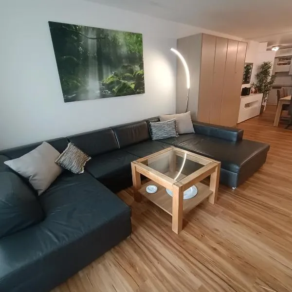 Grosszügige 3 Schlafzimmer Wohnung neben Skipiste und Jakobshornbahn 2 Parkplätze, hotel em Davos