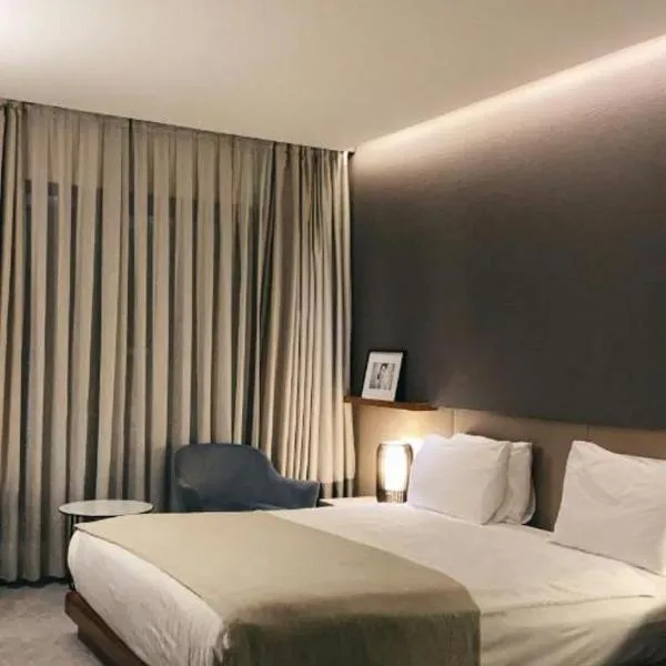 Viesnīca Velvet Crown Airport Stay Hotel Near Terminal 3 Delhi Airport With - Free Airport Pickup Ņūdeli