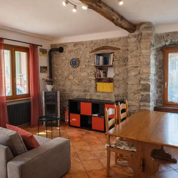 Casa Giovio - Romantico appartamento di montagna, מלון בBlessagno