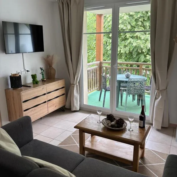 Levernois में, होटल Beaune Green Lodge -Piscine et Sauna