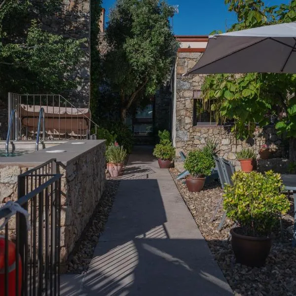 Apartamentos Rurales San Pedro, hotel Valencia de Alcántarában