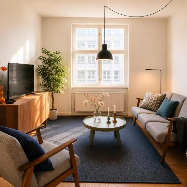Danish Hygge by Tivoli and Harbour Baths, hotel in Copenhagen