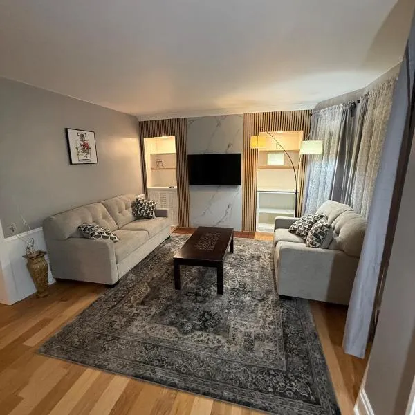 Two bedroom apartment in the heart of Lakewood, Hotel in Lakewood