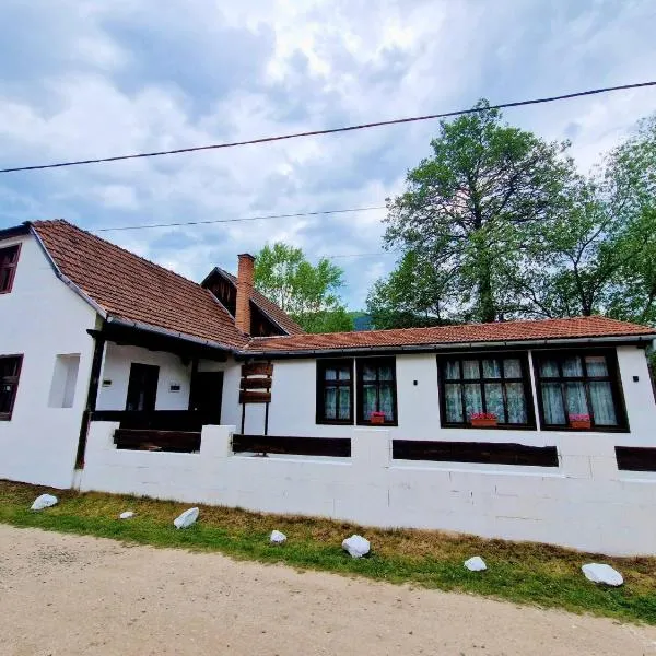 ZASE Sunrise Guesthouse, hotel in Rimetea