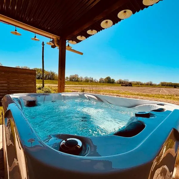 Peaceful Provence - modern countryside tower, hotell i Fourques
