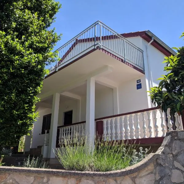 Katarina's brand new apartment for 2, hotel in Zaglav