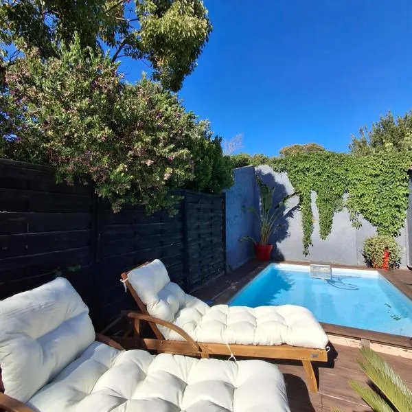 Viesnīca Maison indépendante avec piscine privative près de la mer pilsētā Lagarda