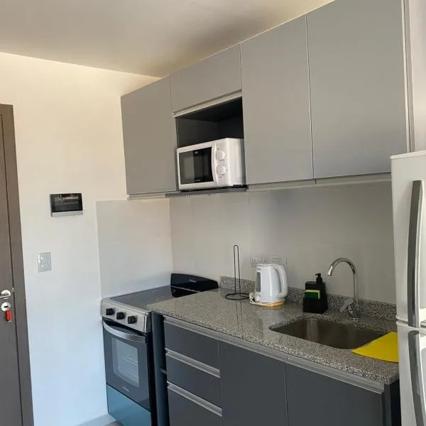 Monoambiente Cipolletti, hotel u gradu Cipolletti
