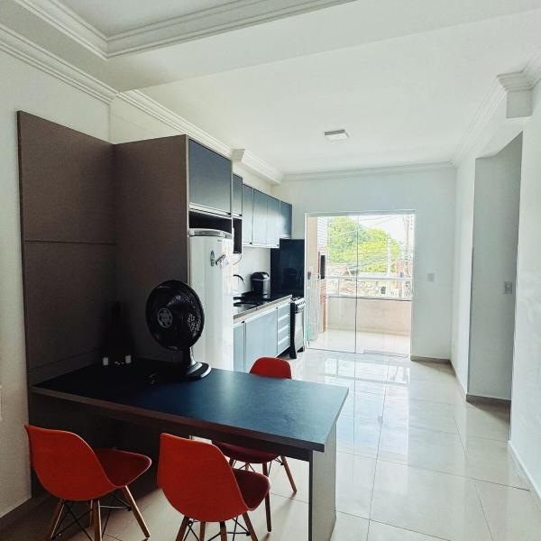 Apartamento 400mts do mar com garagem - Foto 4