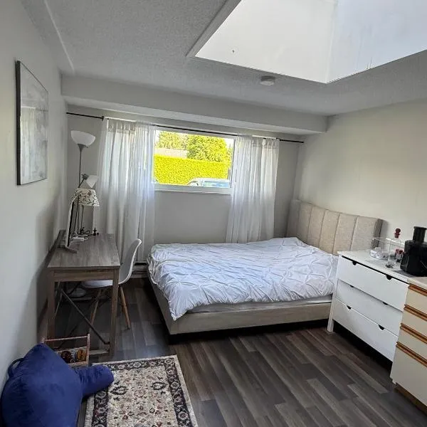 Private Suite , Private Bath , 10 min to Downtown, hotel a North Vancouver