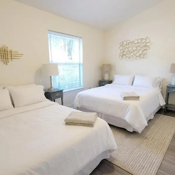 Stylish House Near UF, VA, & Downtown Gainesville, Hotel in Gainesville