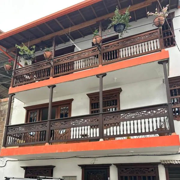 Apartamento amplio con balcón en Jardín, Antioquia, Hotel in Jardin