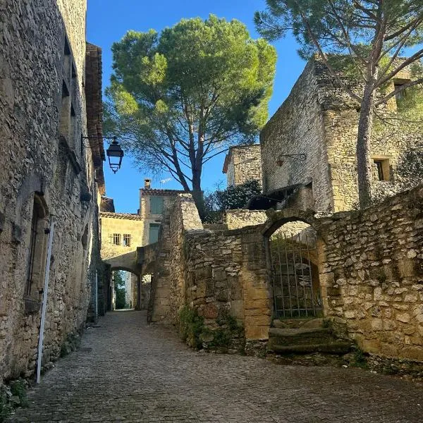 Maison Florence, hotel in Valliguières