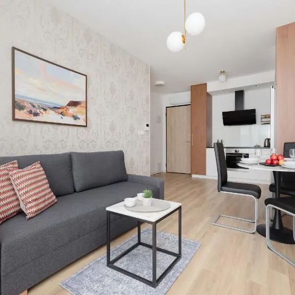 Cozy Apartments with Balcony & Parking in Warsaw by Noclegi Renters, hotel in Warschau