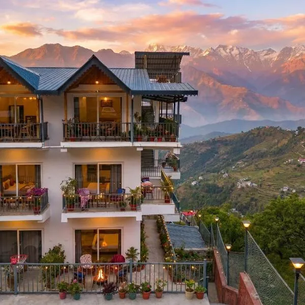 Dahabi Divine Himalayan Resort Mukteshwar، فندق في Rāmgarh