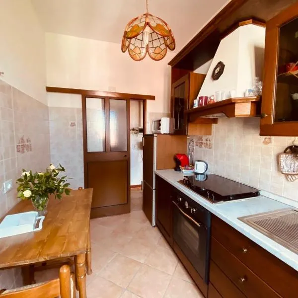 Casa e box, hotel u gradu Pitiljano