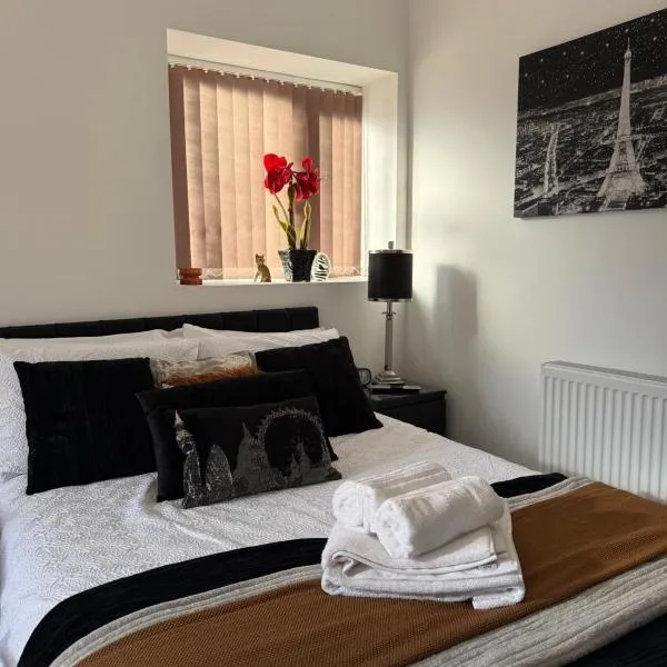 Studio G - Newly renovated private 1 bed studio near Trent Bridge Cricket Ground and National Water Sports Centre, Hotel in Nottingham