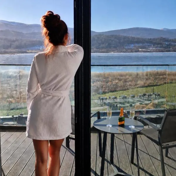 Lake Studio 28 - widok na góry i zalew- L&Hill – hotel w mieście Sosnówka