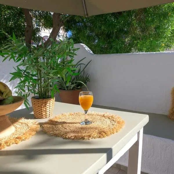 IVORY MAISONETTE Private Terrace near Old Town, hotel em Rodes