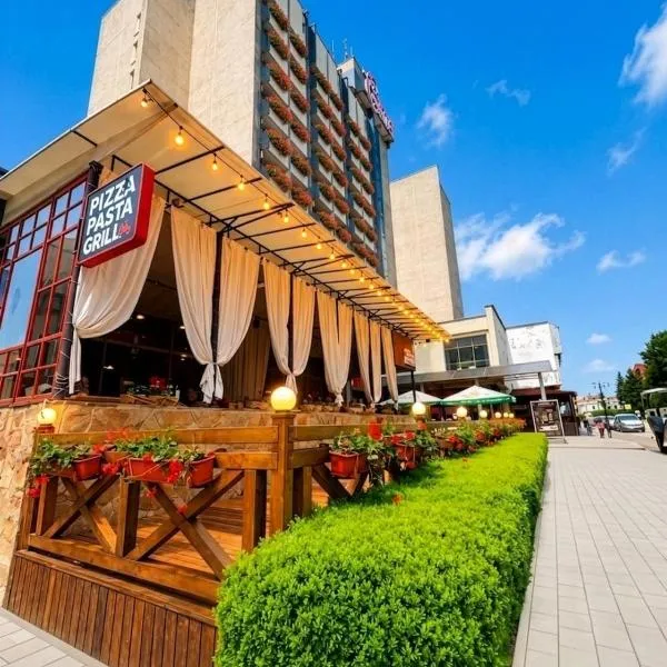 波多利斯基卡米安奈斯七天酒店，卡緬涅茨波多利斯基的飯店