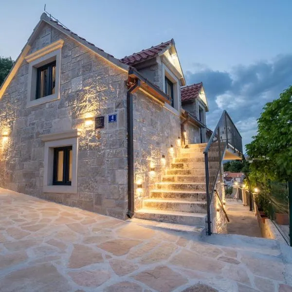 Traditional Dalmatian Stone House Ivana, hotelli kohteessa Splitska