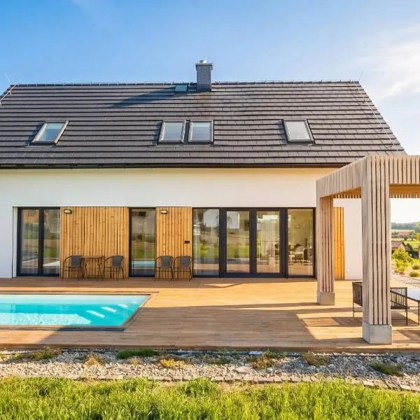 Moderní dům s bazénem, hotel in Červená Třemešná
