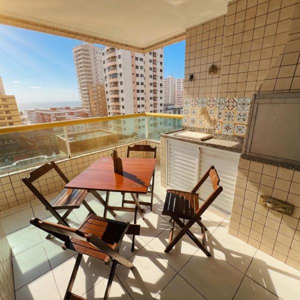 Vista mar, churrasqueira e ar condicionado a 150m da praia 8 pessoas