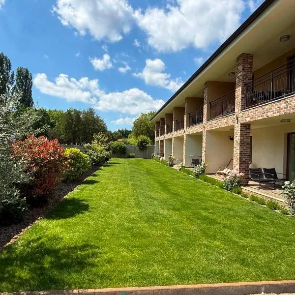 VILLA MEGER, hotel sa Veľký Meder