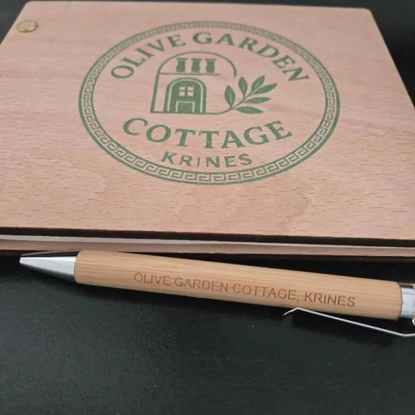 Olive garden cottage, Krines, hotell i Vélon