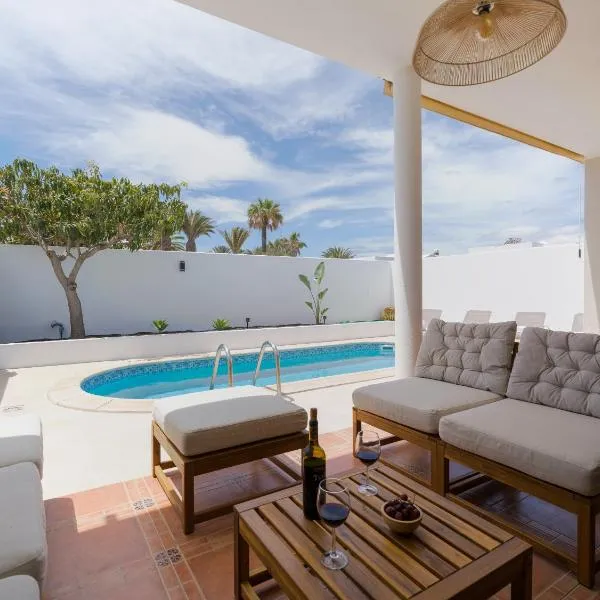 Macaronesia casa privada con piscina en Lanzarote, hotel in Tías