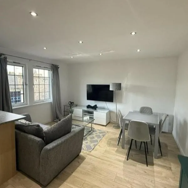 Vibrant City Centre 2 Bedroom Flat - George Street, hotel din Aberdeen