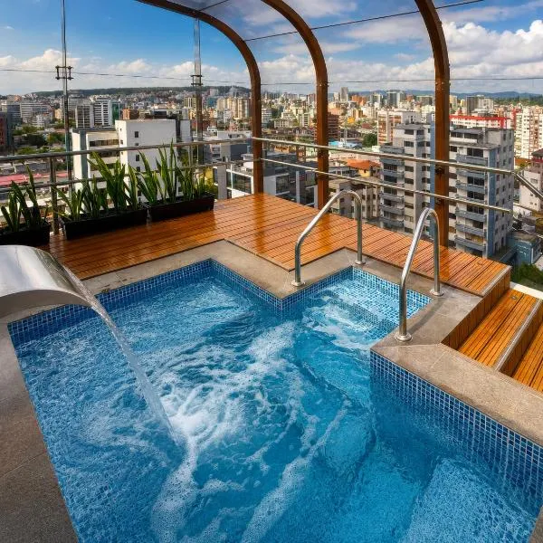 Mercure Alameda Quito, khách sạn ở Quito