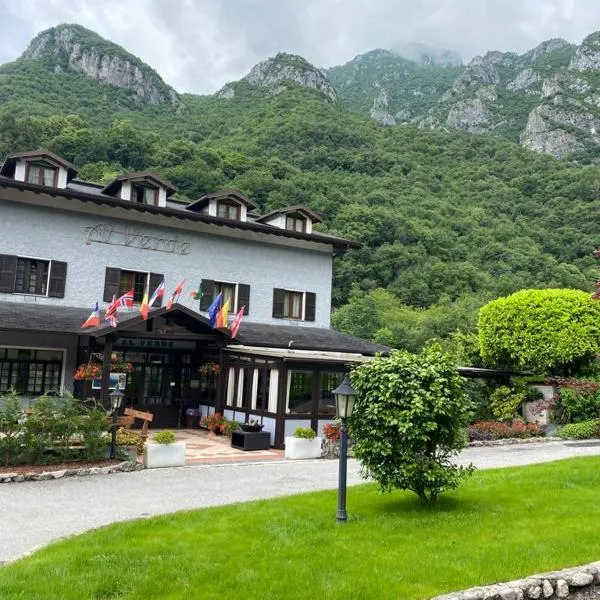 Hotel Al Verde，曼代洛德拉里奧的飯店