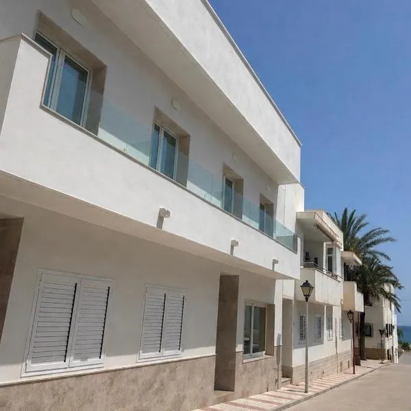 La LLar, hotel Carbonerasban