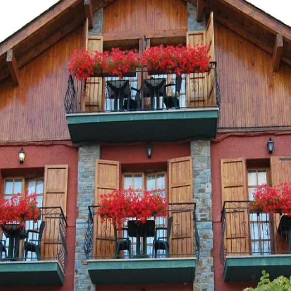 Hotel Esquirol، فندق في ييفيا