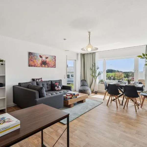 Alpenblick Rickenbach Familienfreundlich FeWo Hunde willkommen Terrasse, מלון בRickenbach