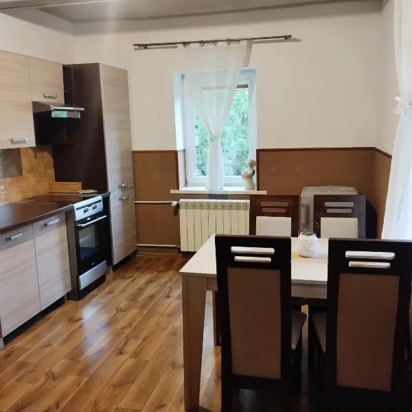 Wyrychtowana Chałupa - Dom w Beskidach, hotel sa Sól