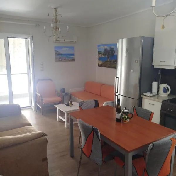 Downtown Loutraki Apartment, Hotel in Loutraki
