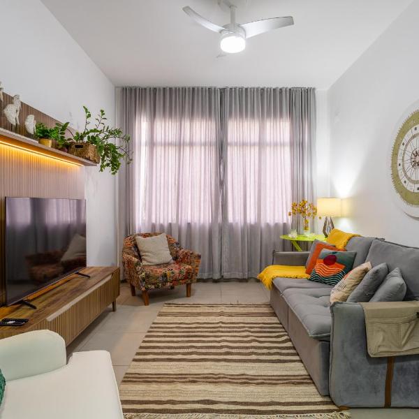 Espaçoso apartamento reformado em Copacabana