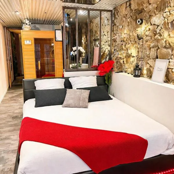 Sweet Loft Grenoble-Love Room avec jacuzzi & sauna, khách sạn ở Grenoble