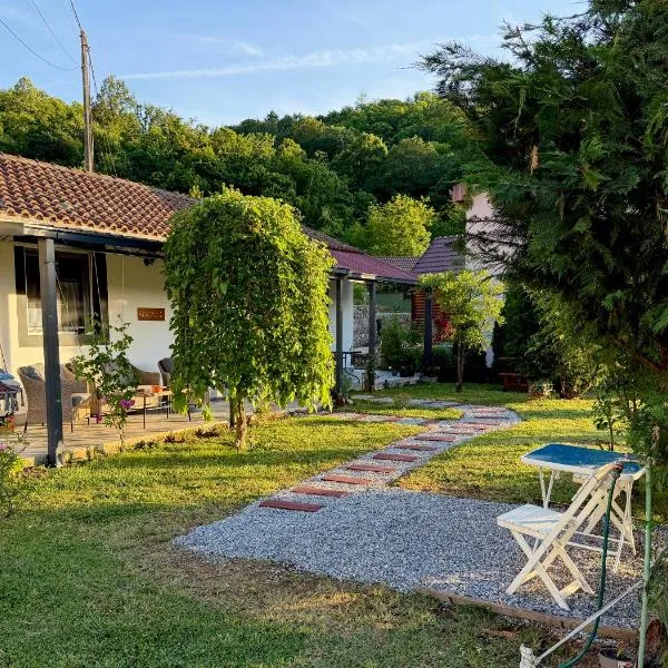 Sunlight Cottage Maya, hotel in Virpazar