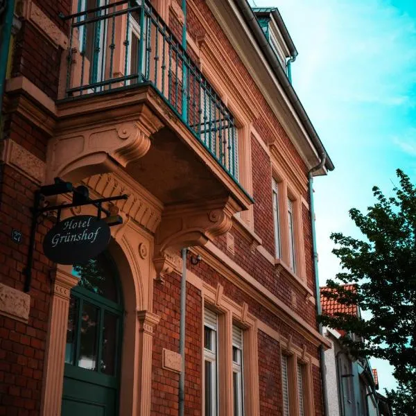 Hotel Grünshof, готель у місті Валльдорф