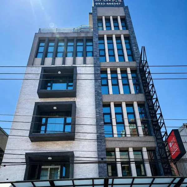 Mr Lee Elevator B&B Hualien- Near Dongdamen Night Market, hotel a Jian