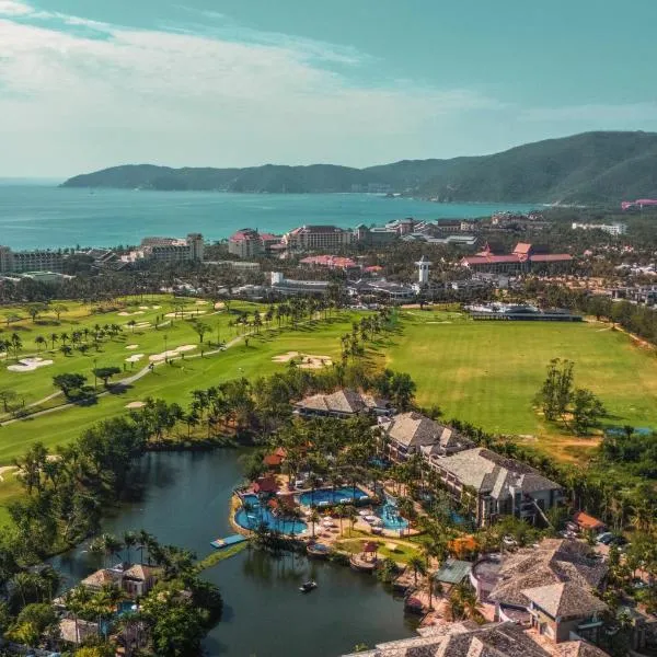 Grand Metropark Villa Resort Sanya Yalong Bay、三亜市のホテル