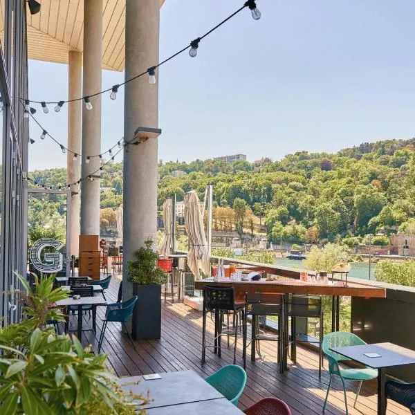 Novotel Lyon Centre-Confluence Bord de Saone, hotell i Lyon